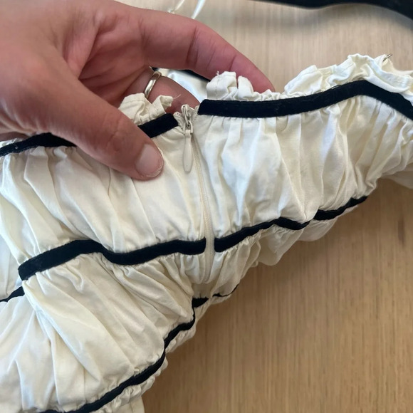 Momni Monochromatic Black and White with Contrast Lining Midi Dress Small 1543 - Picture 12 of 13